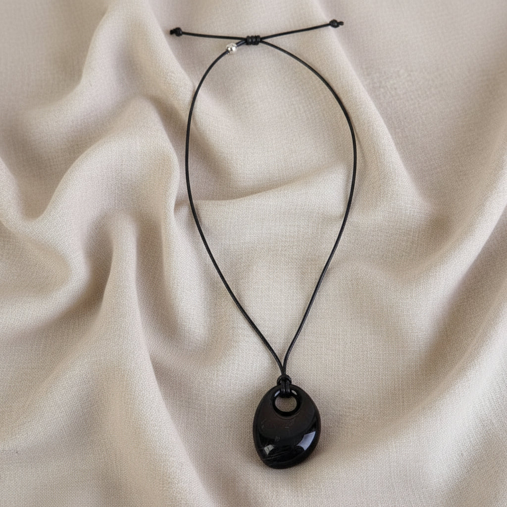 Minimalist Long Pendant Necklace - Black