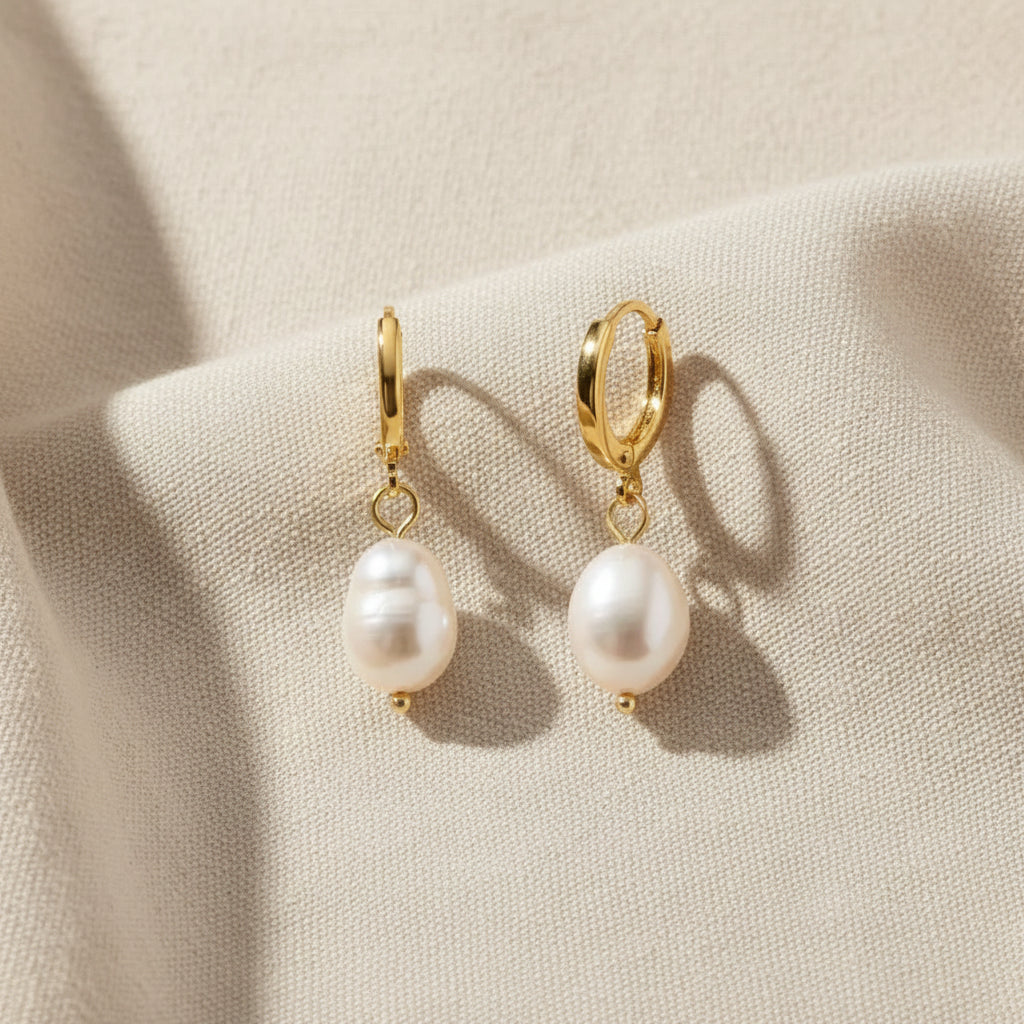 Amanda Freshwater Pearl Huggies